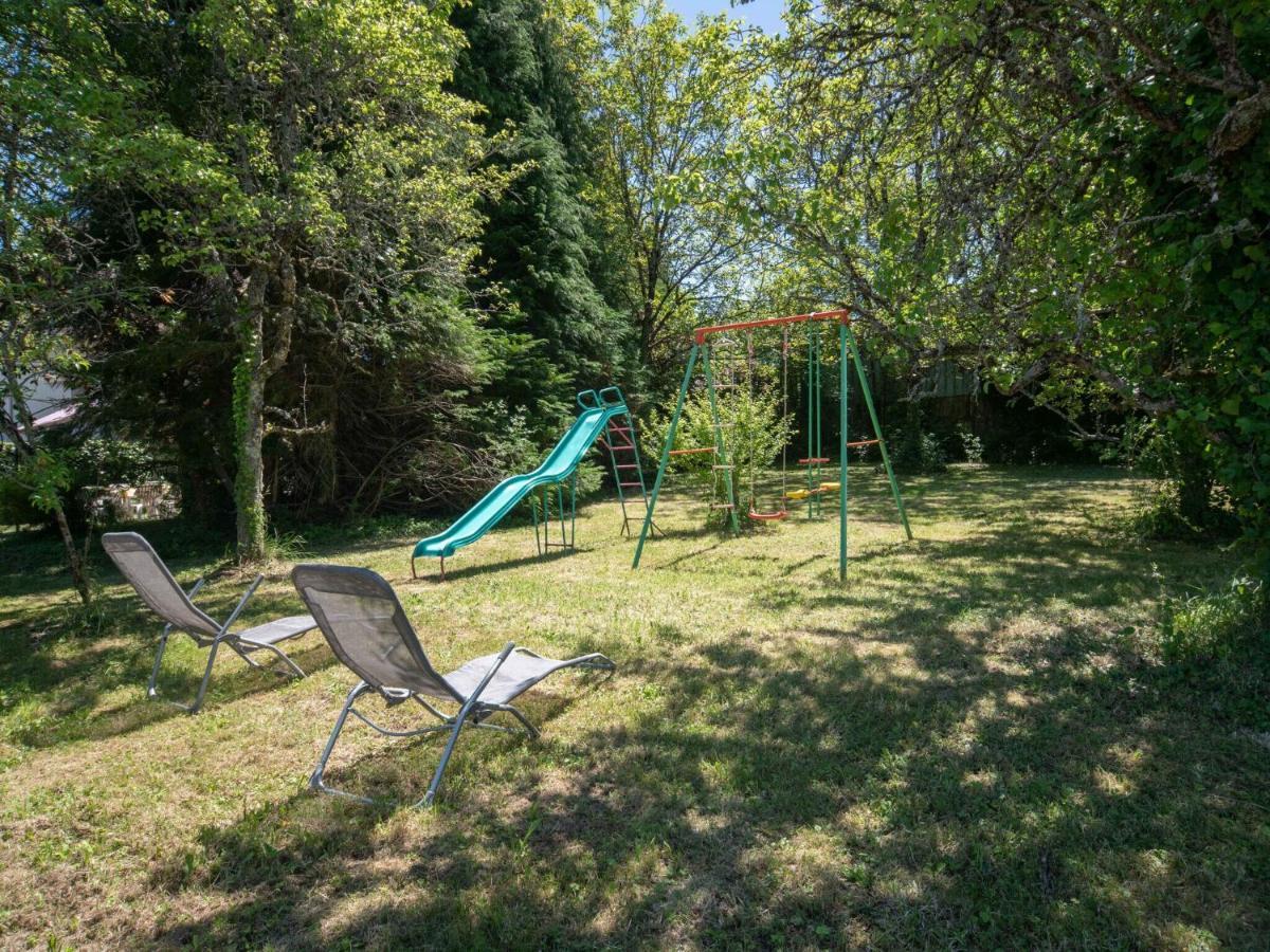 Quaint Holiday Home In Payzac With Garden Buitenkant foto
